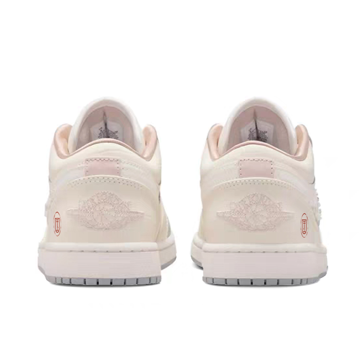 Jordan Air Jordan 1 Vintage Basketball Shoes Women’s Low Top White/Gray