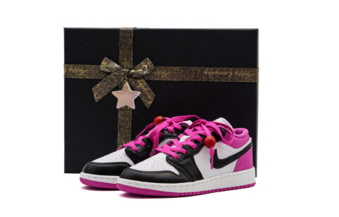 Jordan Air Jordan 1 Abrasion Resistant Abrasion Resistant Low top Vintage Basketball Shoes Women’s Black White Pink