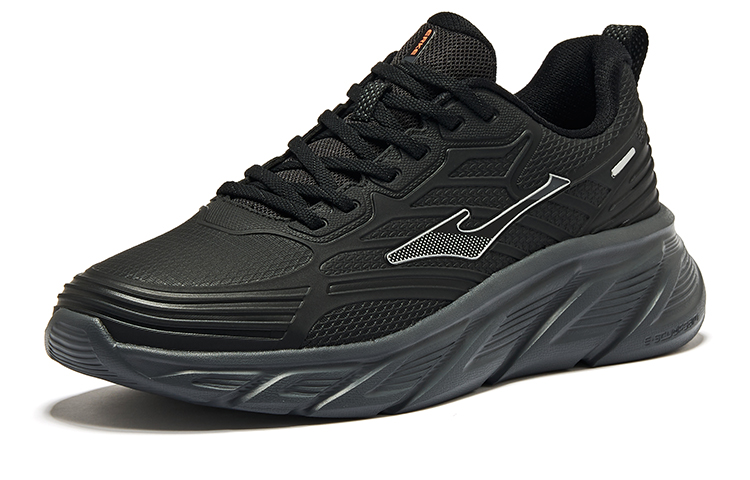 Erke Comfortable Slip Resistant Abrasion Resistant Low top Running Shoes Men’s Black Silver