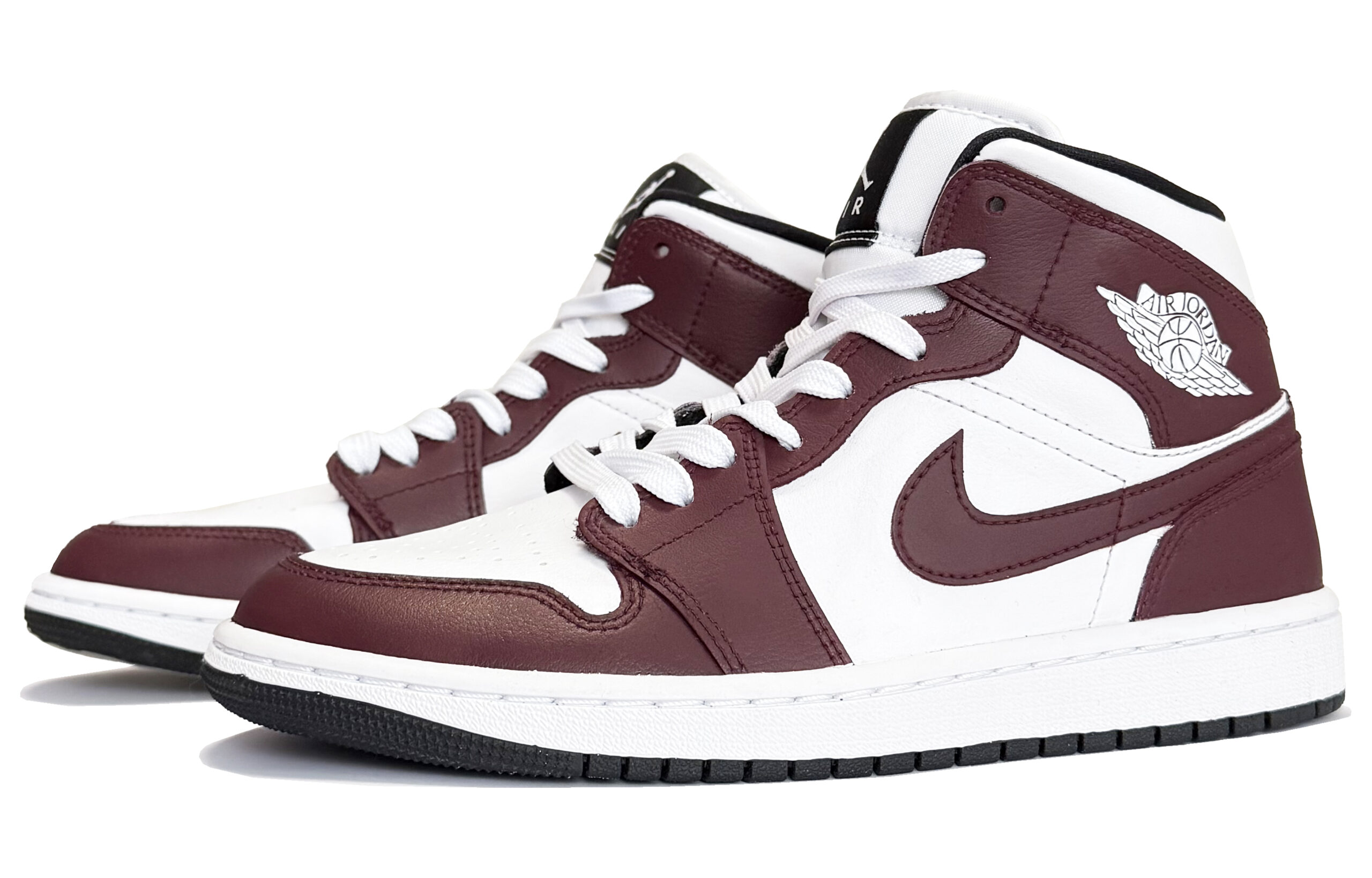 Jordan Air Jordan 1 Wear resistant And Lightweight Mid top Vintage Basketball Shoes Women’s White Red