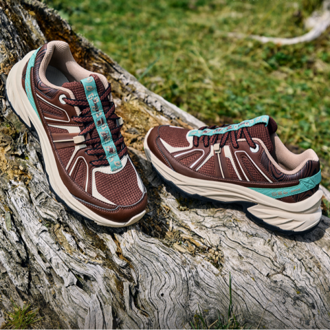 Erke Trail Slip Resistant, Abrasion Resistant, Coverage, And Rebound Low top Mountaineering Shoes Women’s Brown