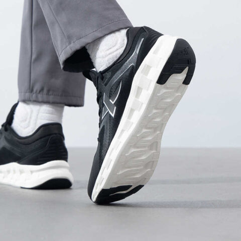 XTEP Cushioning, Wear Resistant Low top Casual Running Shoes Men’s Black