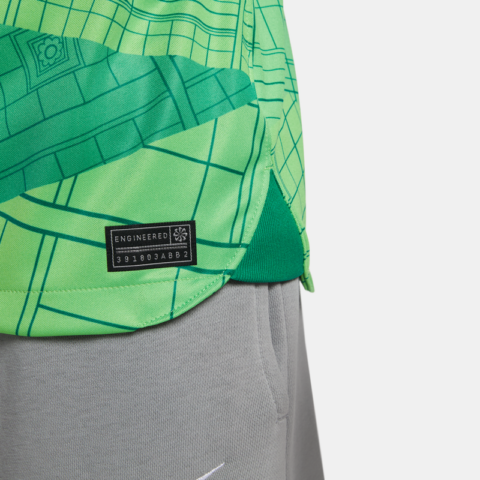 Nike T Shirt Men’s Bright Green