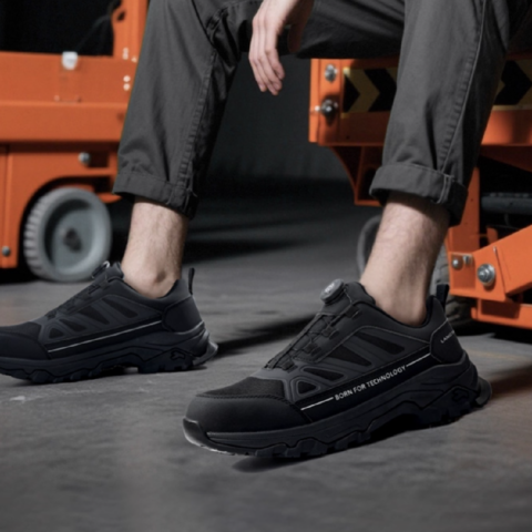 LANGTAN Slip Resistant Abrasion Resistant Support Low top Outdoor Shoes Men’s Black