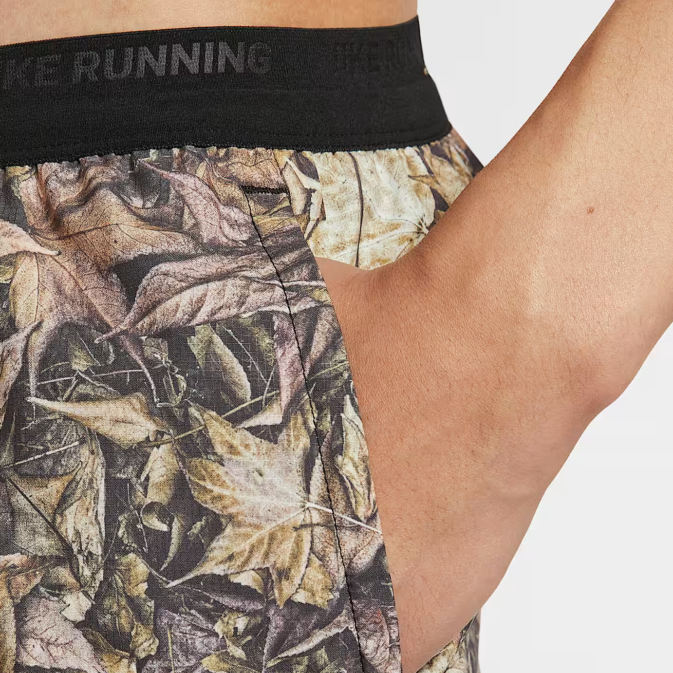 Nike Stride Men’s Dri FIT 7′ Brief Lined Printed Running Shorts