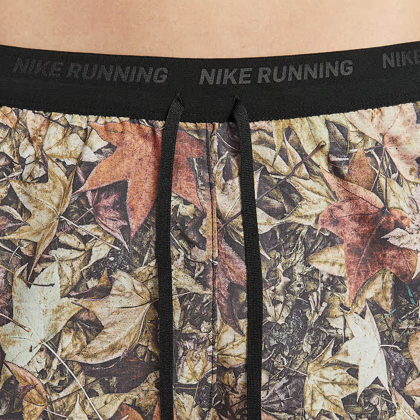 Nike Stride Men’s Dri FIT 7′ Brief Lined Printed Running Shorts