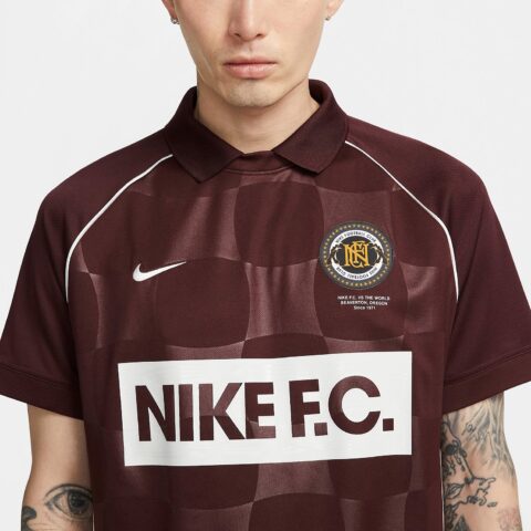 Nike Soccer Jerseys Men’s Bright Burgundy Red Moderate Straight Fit