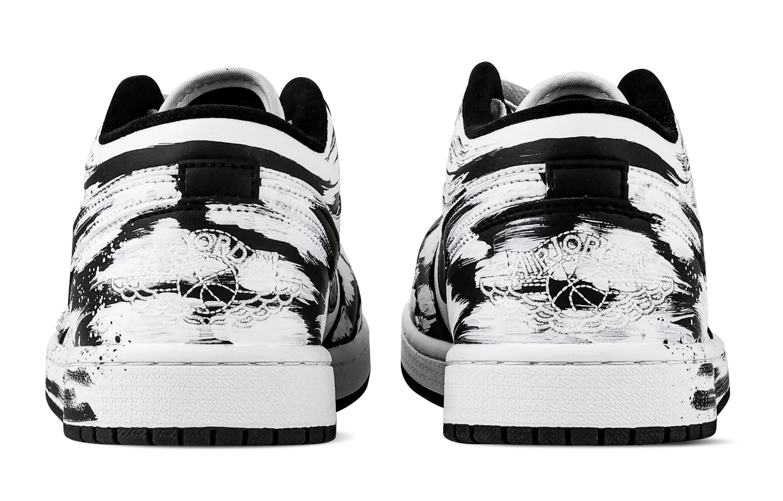Jordan Air Jordan 1 Black Sail Sets Sail Abrasion Resistant Low top Vintage Basketball Shoes Unisex Black White