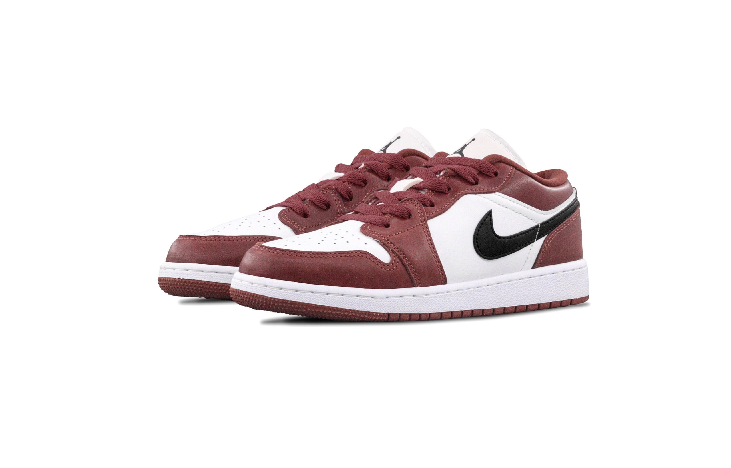 Jordan Air Jordan 1 Chicago Abrasion Resistant Low top Vintage Basketball Shoes Unisex Red Black