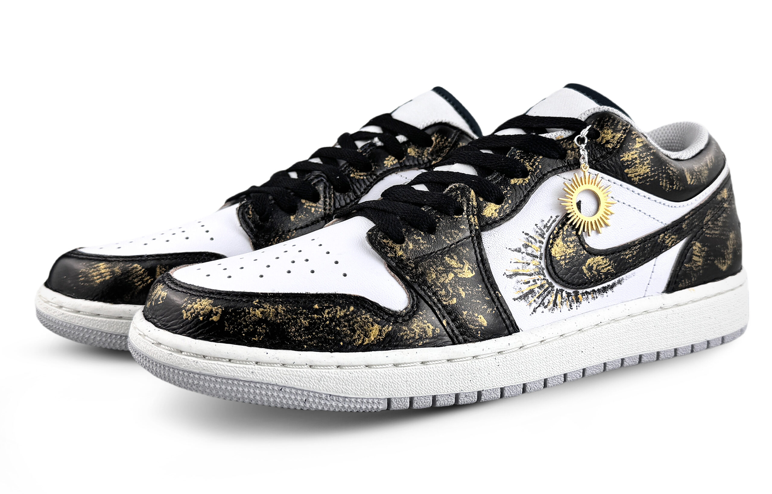 Jordan Air Jordan 1 Abrasion Resistant Low top Vintage Basketball Shoes Unisex Black Gold
