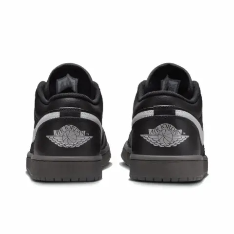 Jordan Air Jordan 1 Slip Resistant, Abrasion Resistant, Breathable Low top Basketball Shoes Unisex Black