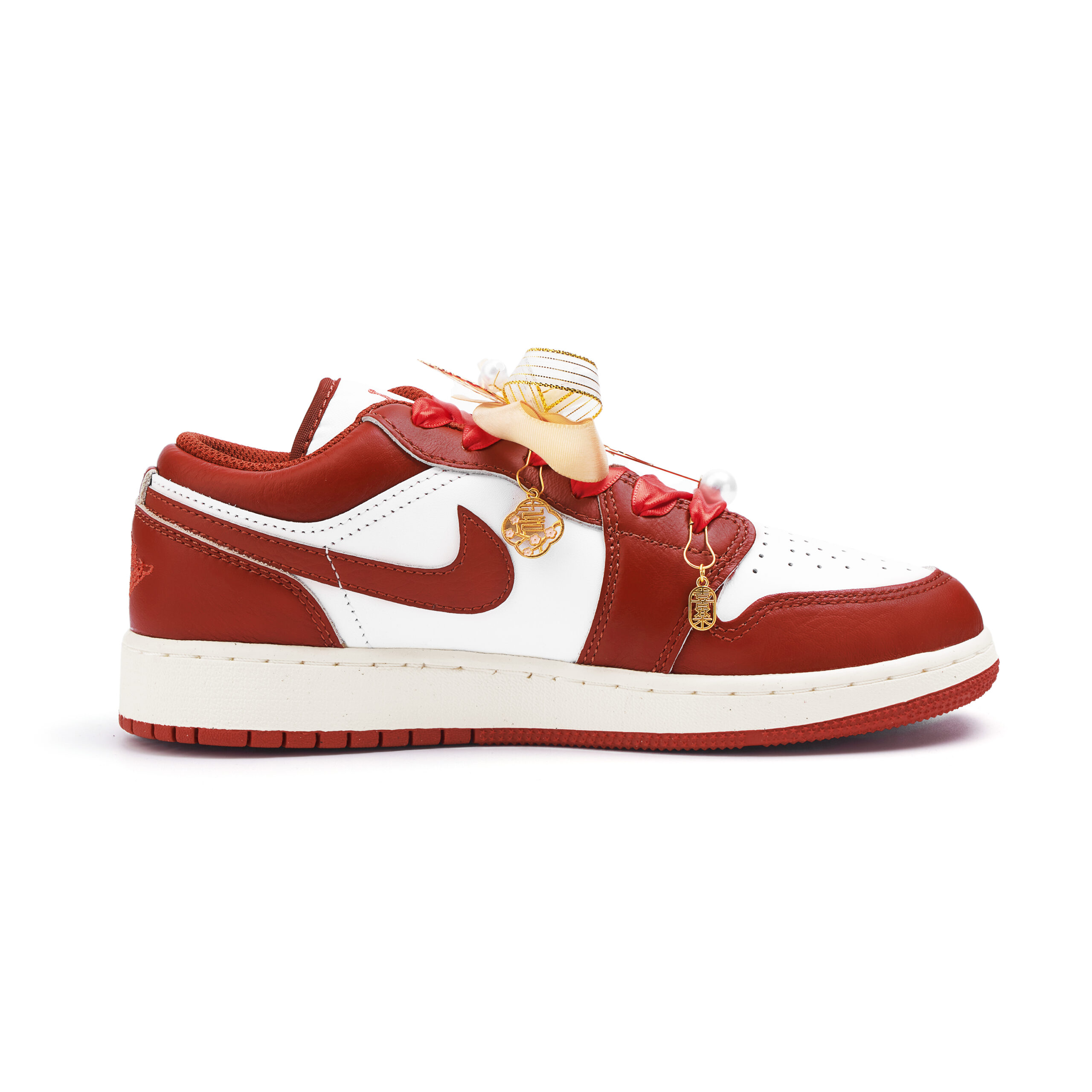 Jordan Air Jordan 1 Abrasion Resistant Slip Resistant Low top Vintage Basketball Shoes Women’s Red