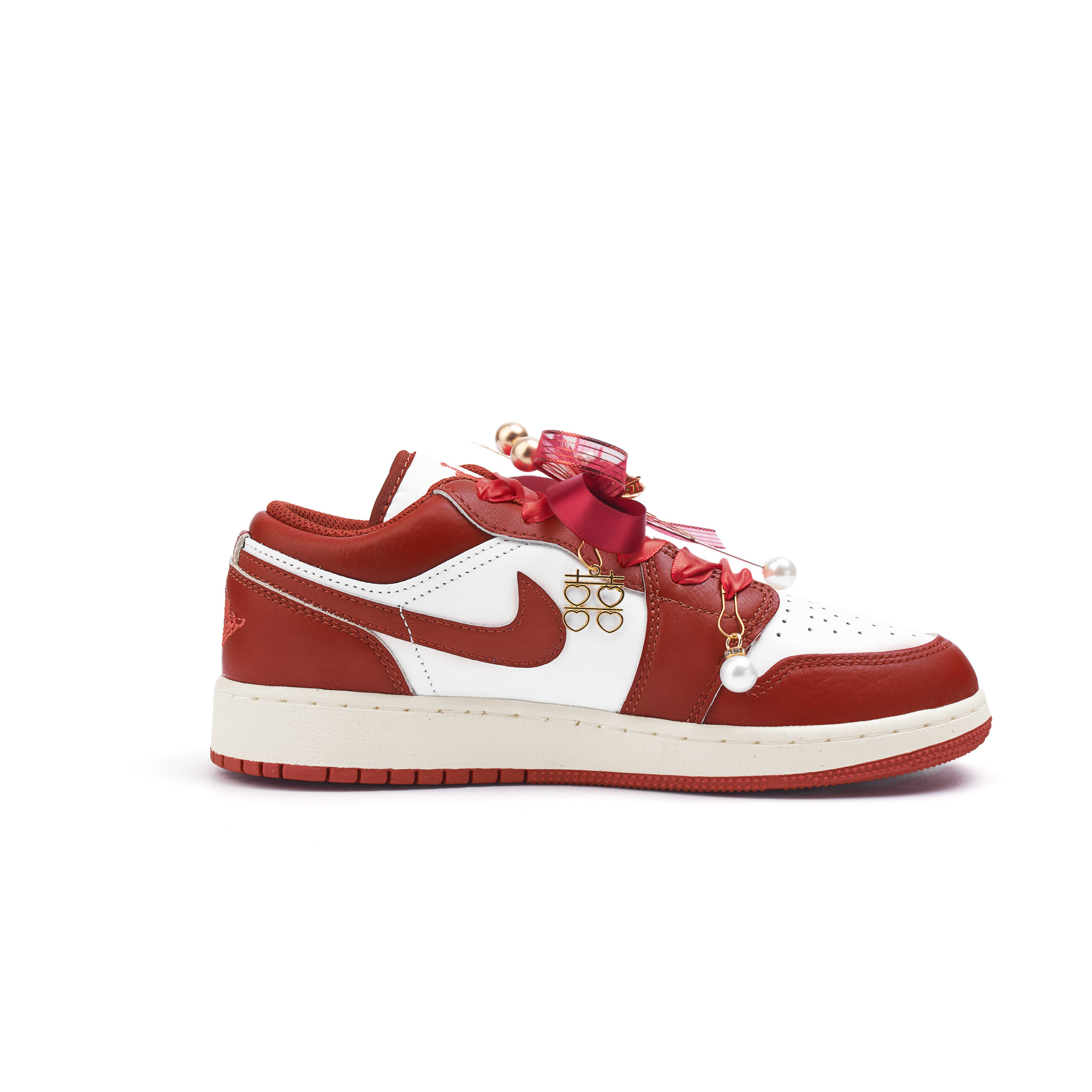 Jordan Air Jordan 1 Slip Resistant Abrasion Resistant Low top Vintage Basketball Shoes Women’s Red