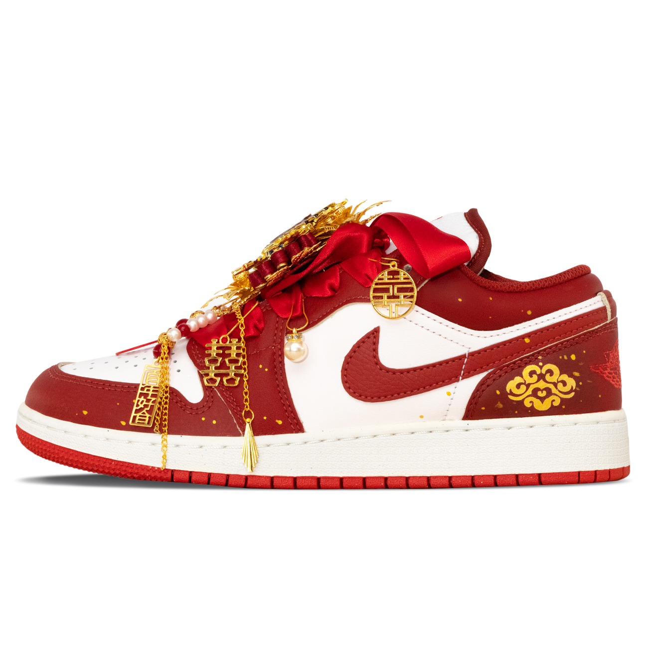 Jordan Air Jordan 1 Slip Resistant Abrasion Resistant Low top Vintage Basketball Shoes Women’s Red White