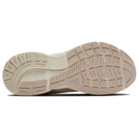 Brooks Slip Resistant Abrasion Resistant Low top Running Shoes Women’s Beige