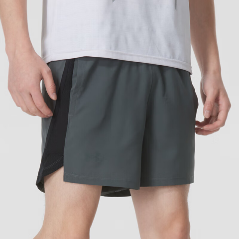 Under Armour Sports Shorts Men’s Gray Moderate