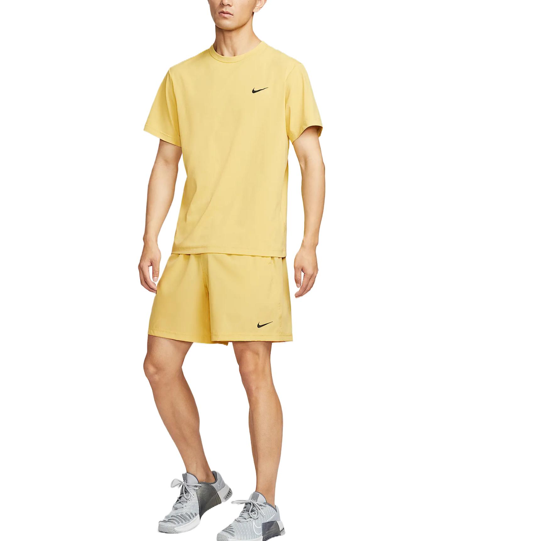 Nike DRI FIT FORM Sports Shorts Men’s Saturn Gold 700