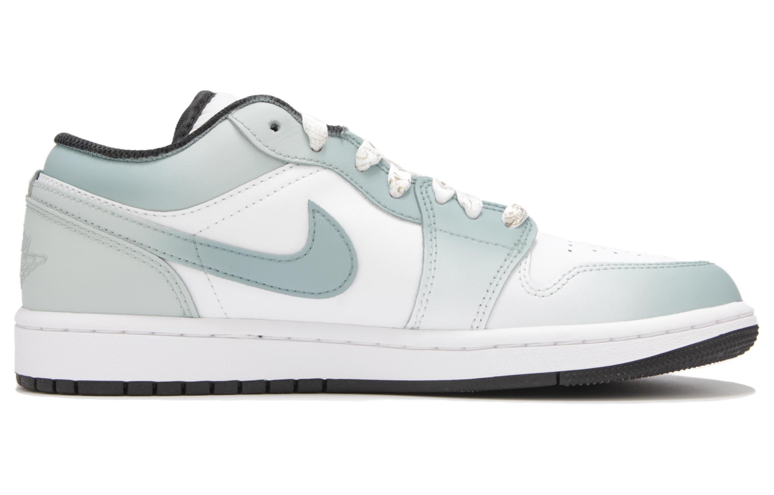 Jordan Air Jordan 1 Slip Resistant Abrasion Resistant Low top Vintage Basketball Shoes Women’s White Green