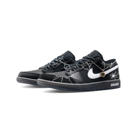 Jordan Air Jordan 1 Slip Resistant Abrasion Resistant Low top Vintage Basketball Shoes Unisex Black White