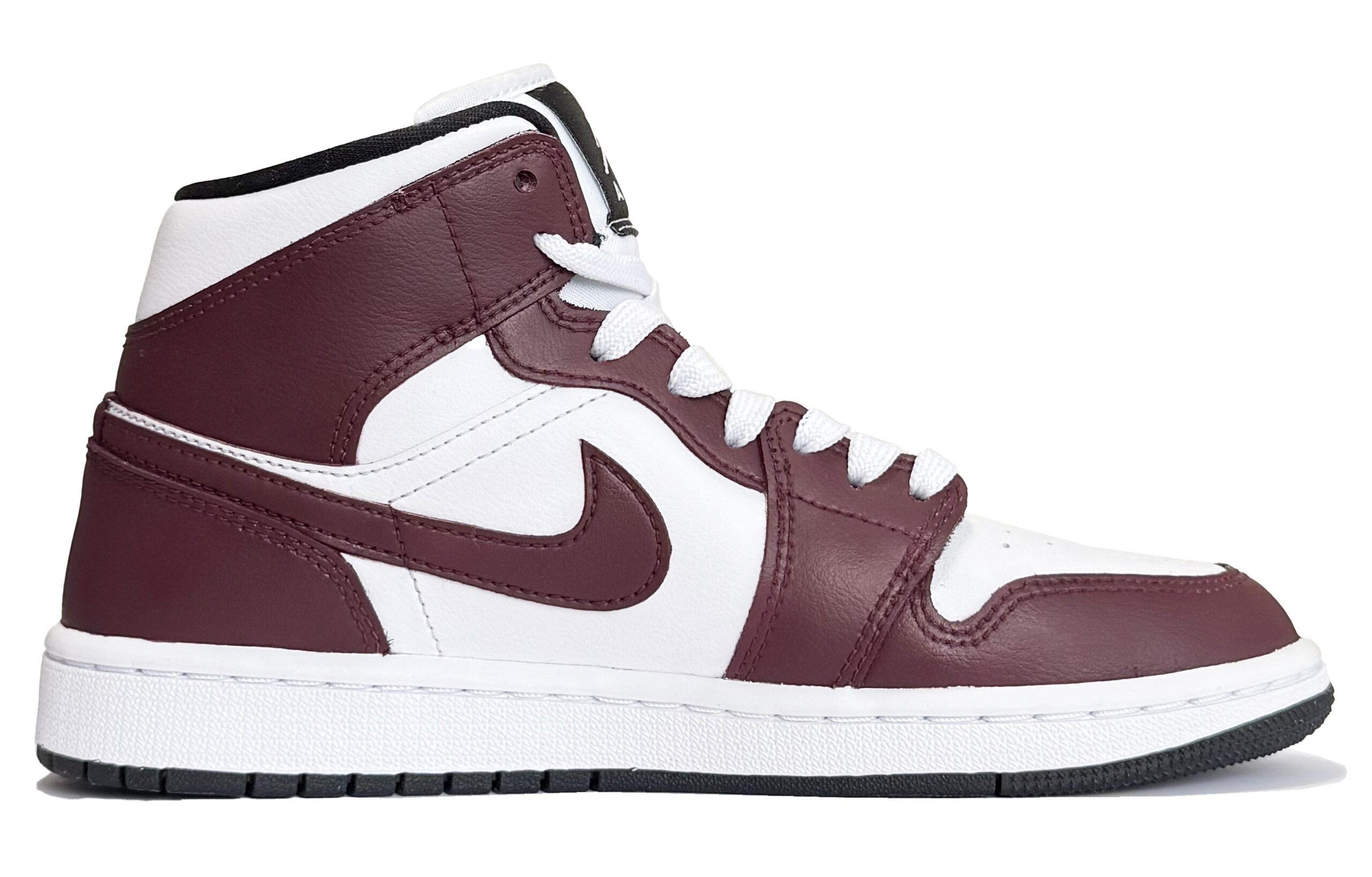 Jordan Air Jordan 1 Wear resistant And Lightweight Mid top Vintage Basketball Shoes Women’s White Red