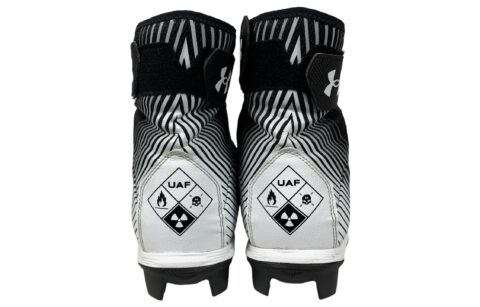 Under Armour HG Hard Ground Cushioning, Wear Resistant Soccer Shoes Men’s Black