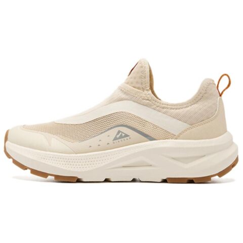 QIAODAN Breathable And Quick Dry Low top Trail Running Shoes Women’s Beige