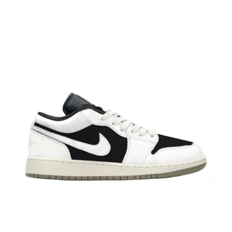 Jordan Air Jordan 1 Oreo Leather Abrasion Resistant Low top Vintage Basketball Shoes Unisex Black White