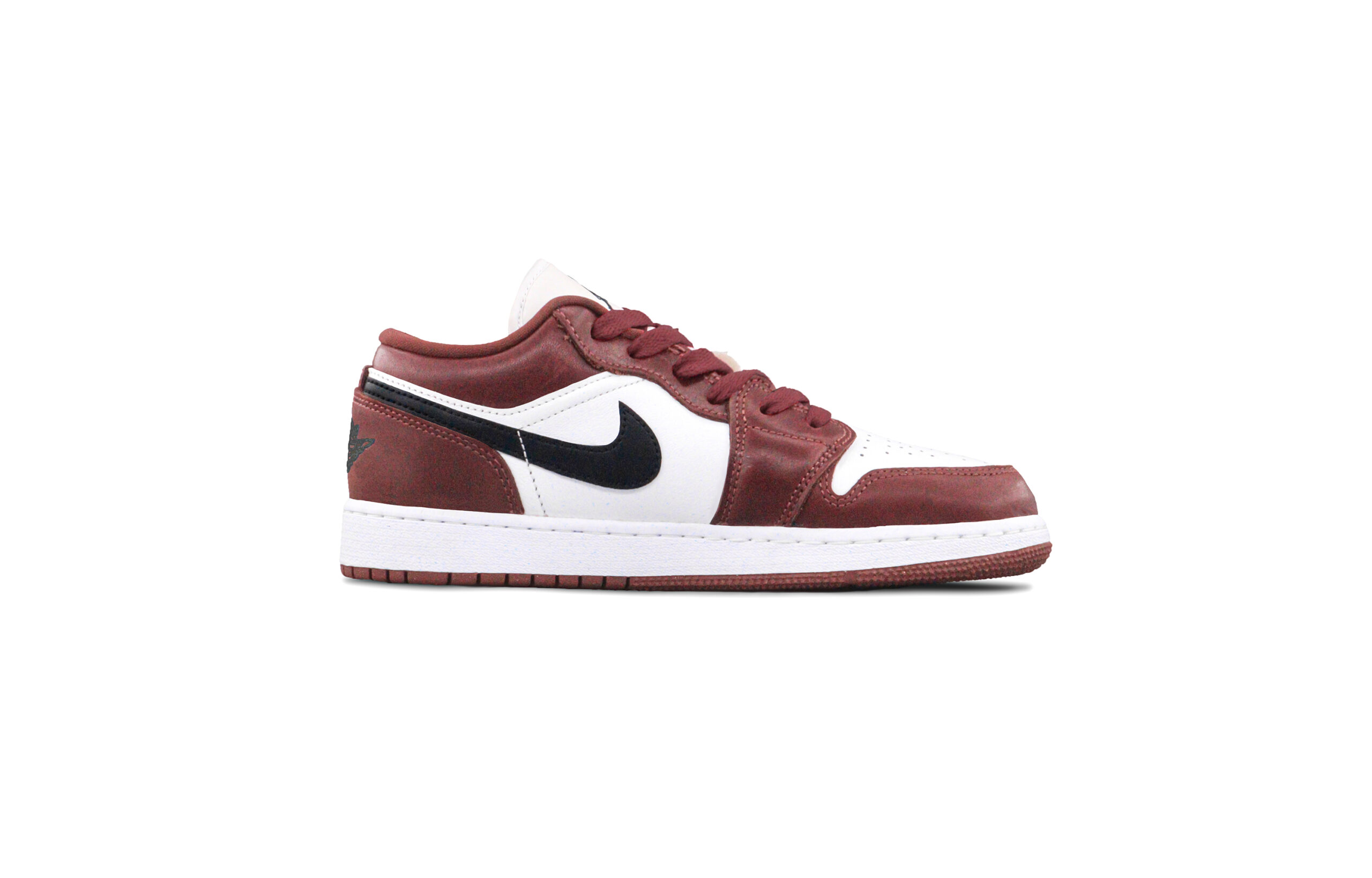 Jordan Air Jordan 1 Chicago Abrasion Resistant Low top Vintage Basketball Shoes Unisex Red Black