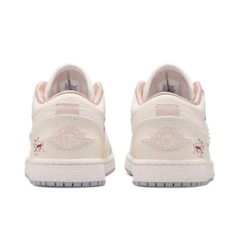 Jordan Air Jordan 1 Vintage Basketball Shoes Women’s Low Top Gray/White