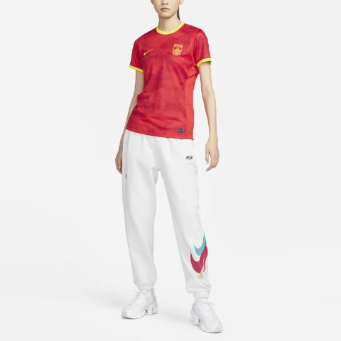 Nike Soccer Jerseys Women’s Gym Red Crew Neck Moderate