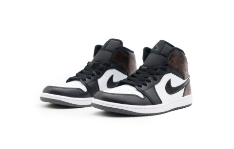 Jordan Air Jordan 1 Cushioning Slip Resistant Mid top Vintage Basketball Shoes Unisex Black White Brown