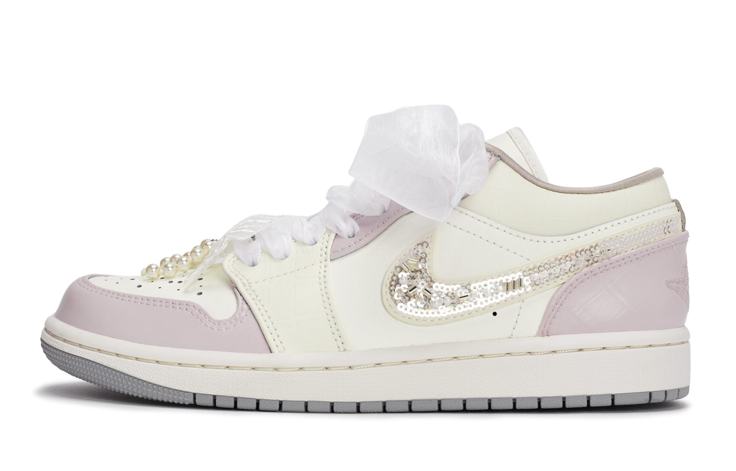 Jordan Air Jordan 1 Vintage Basketball Shoes Women’s Low Top Beige/White/Pink