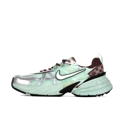 Nike V2K Run Slip Resistant Abrasion Resistant Low top Casual Running Shoes Women's Light Chocolate