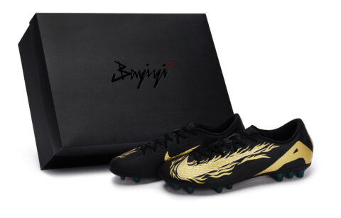 Nike Mercurial Vapor 16 Abrasion Resistant Abrasion Resistant Soccer Shoes Unisex Black Gold