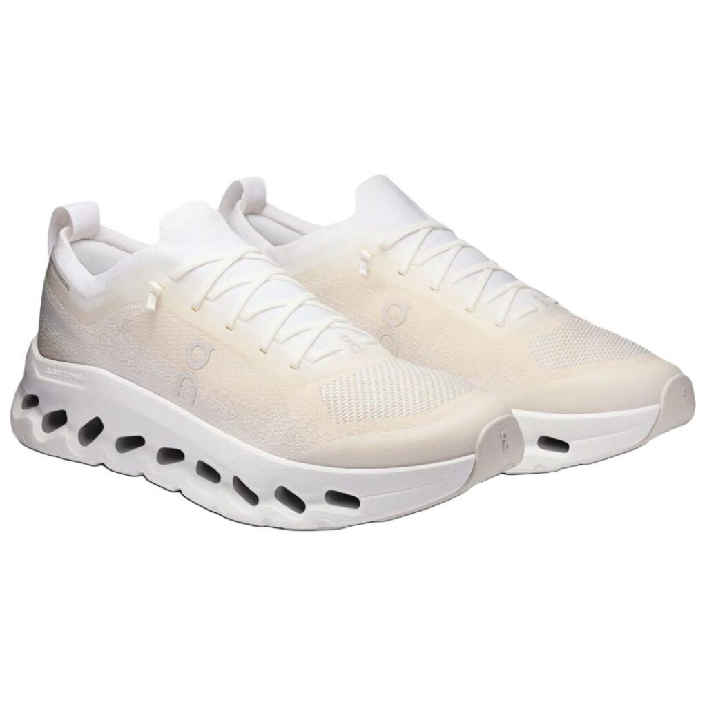 Cloudtilt Moon Zendaya x On ‘White Frost’