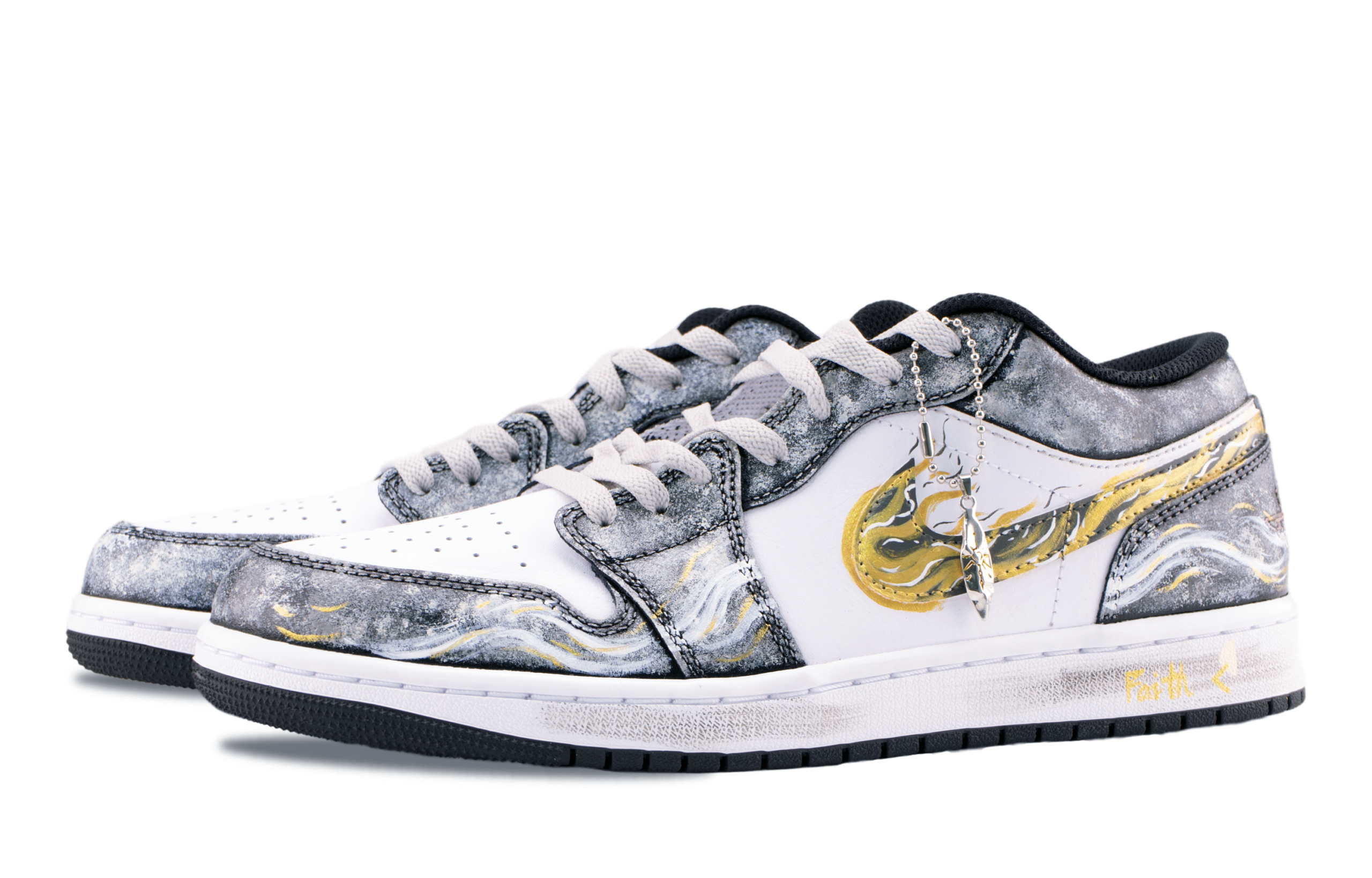 Jordan Air Jordan 1 Tomb Raider Abrasion Resistant Low top Vintage Basketball Shoes Unisex Gray White