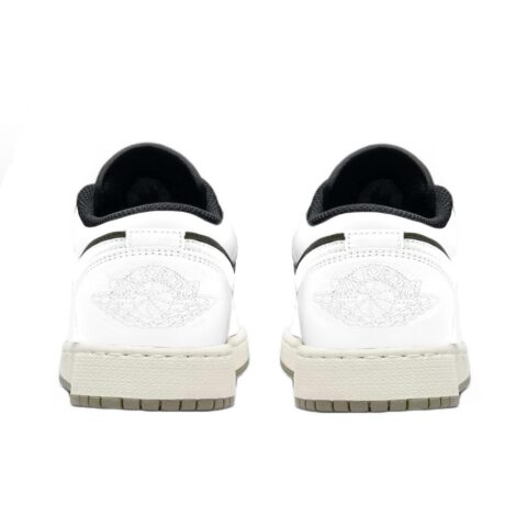 Jordan Air Jordan 1 Oreo Leather Abrasion Resistant Low top Vintage Basketball Shoes Unisex Black White