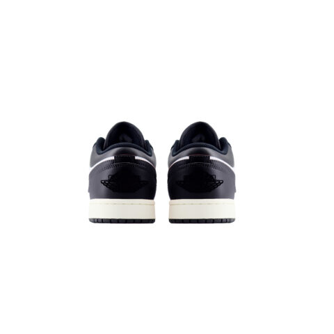 Jordan Air Jordan 1 Slip Resistant Abrasion Resistant Low top Vintage Basketball Shoes Unisex Black White