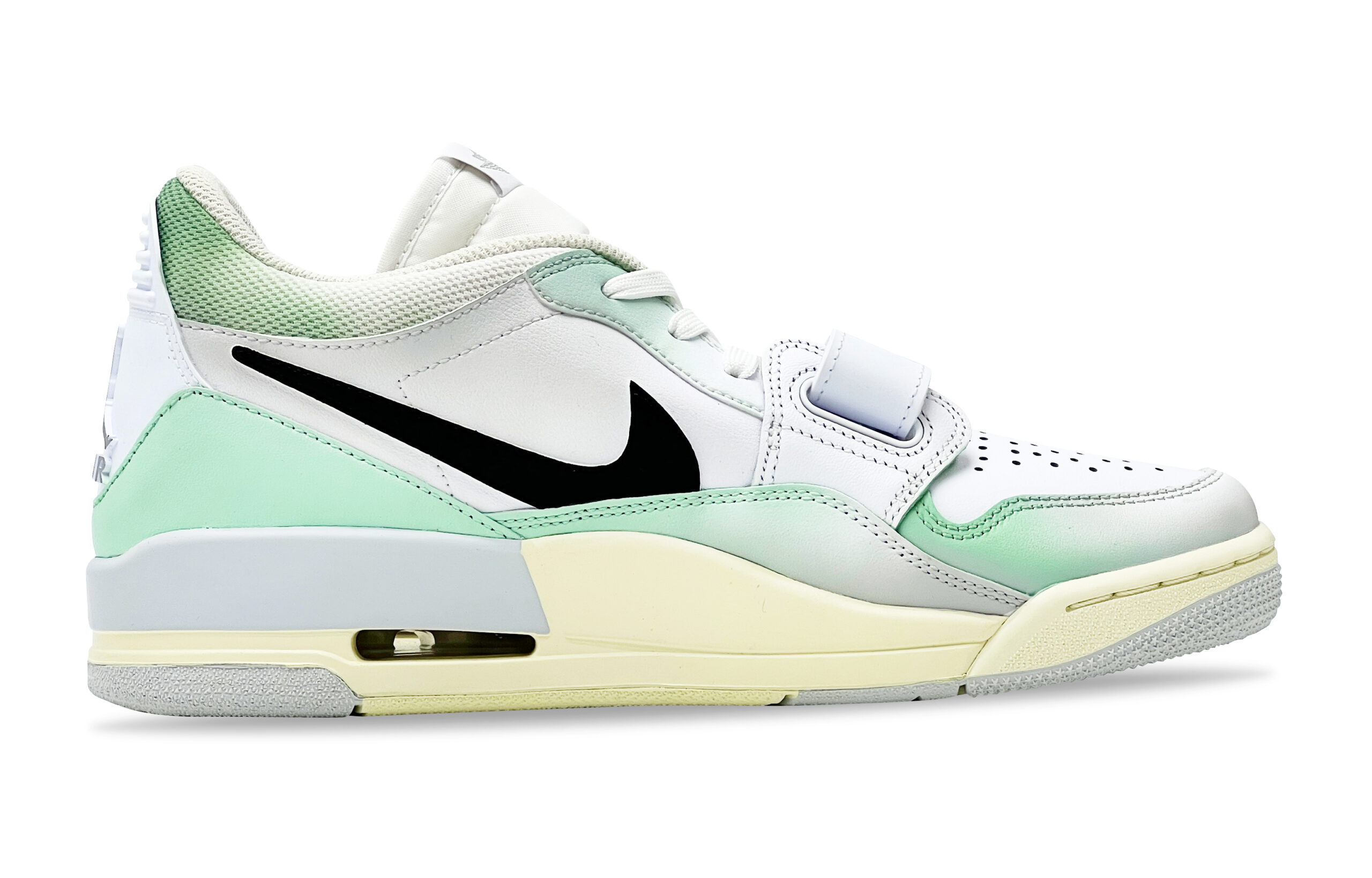 Jordan Legacy 312 Low top Vintage Basketball Shoes Men’s White Green