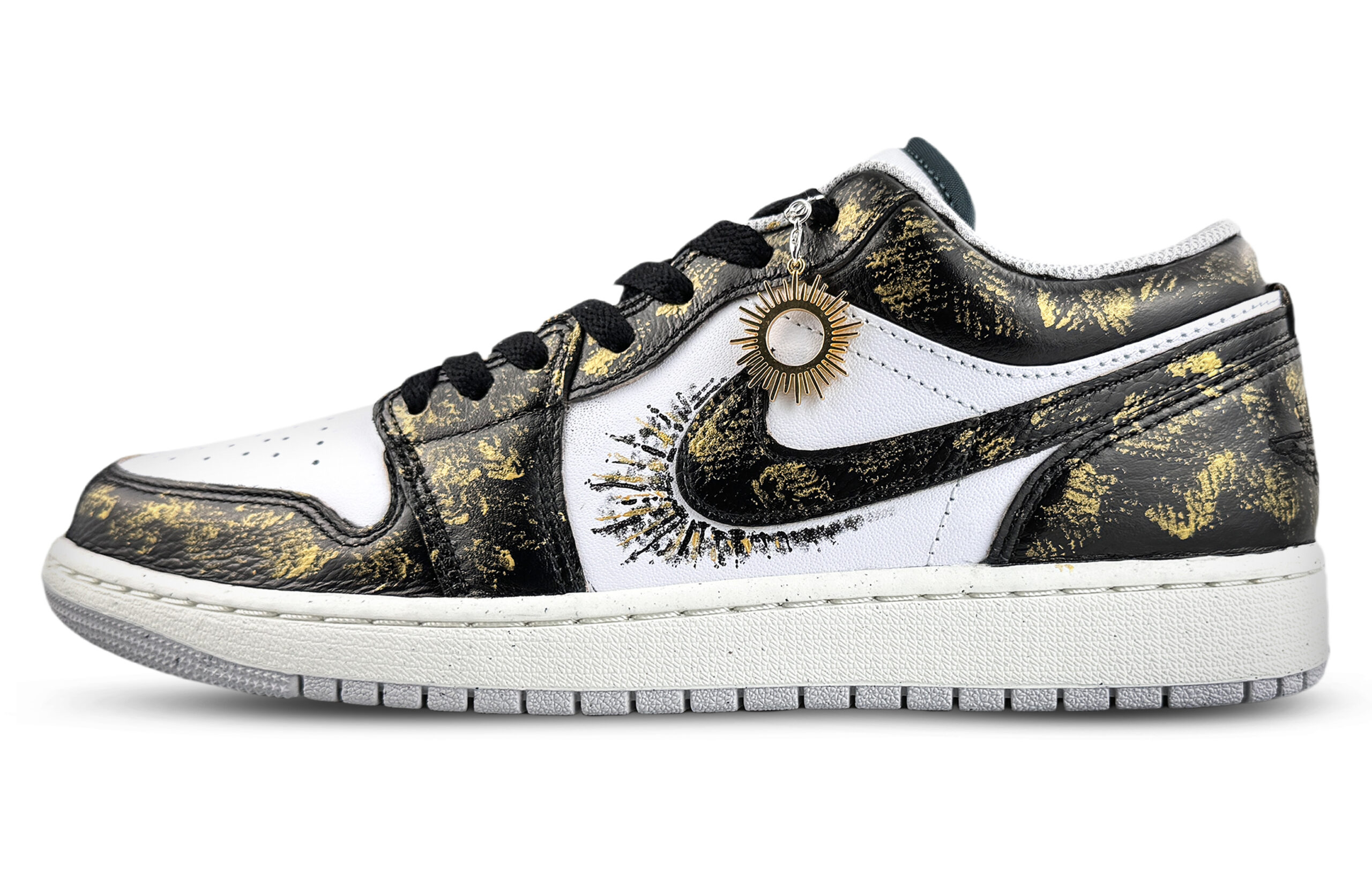 Jordan Air Jordan 1 Abrasion Resistant Low top Vintage Basketball Shoes Unisex Black Gold