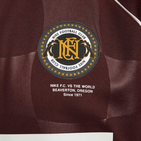 Nike Soccer Jerseys Men’s Bright Burgundy Red Moderate Straight Fit