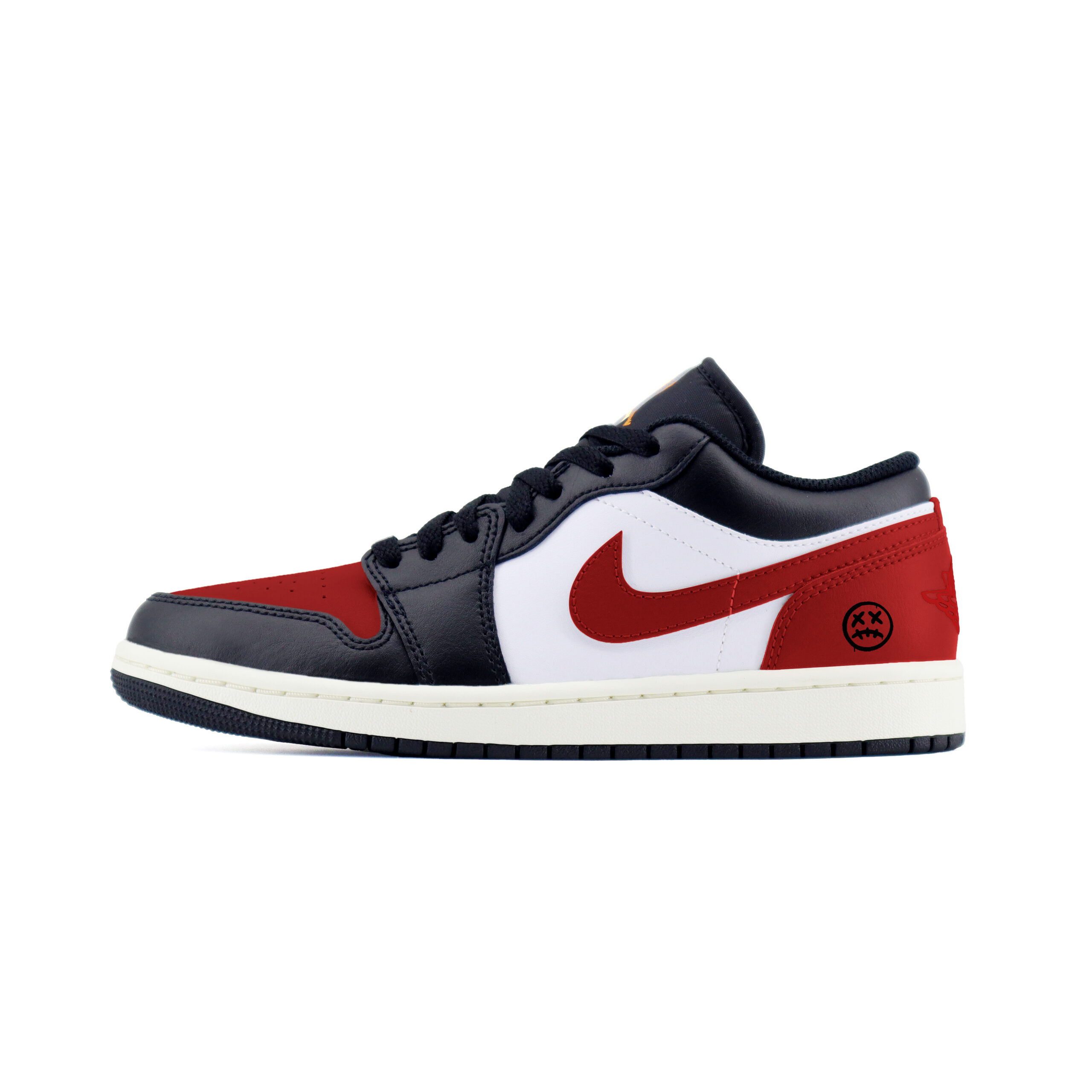 Jordan Air Jordan 1 Low Fashion Trend Abrasion Resistant Low top Vintage Basketball Shoes Unisex Black Red