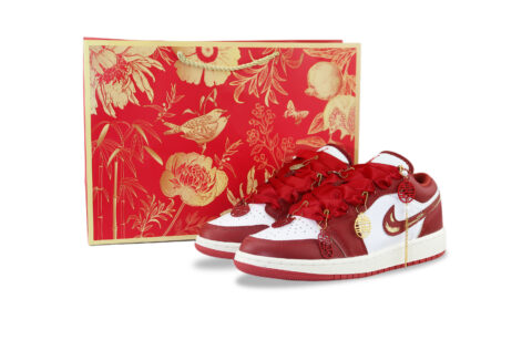 Jordan Air Jordan 1 Abrasion Resistant Abrasion Resistant Low top Vintage Basketball Shoes Women’s Gold Red
